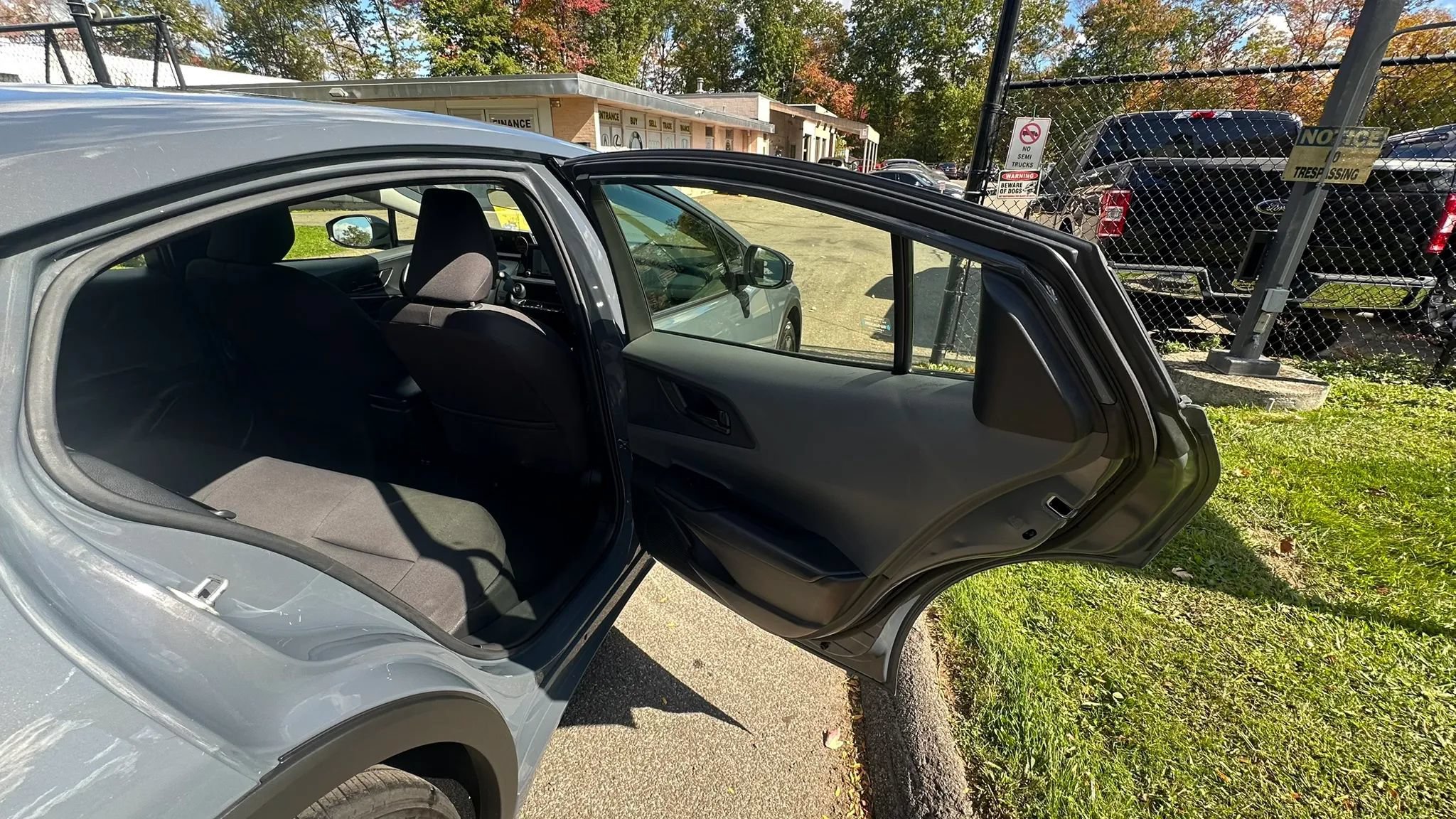 Used 2023 Toyota Prius LE FWD image 30
