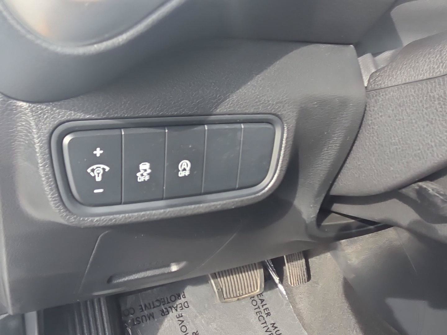Used 2025 Kia Soul LX FWD image 16