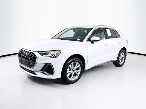 Used 2025 Audi Q3 2.0T Premium image 3
