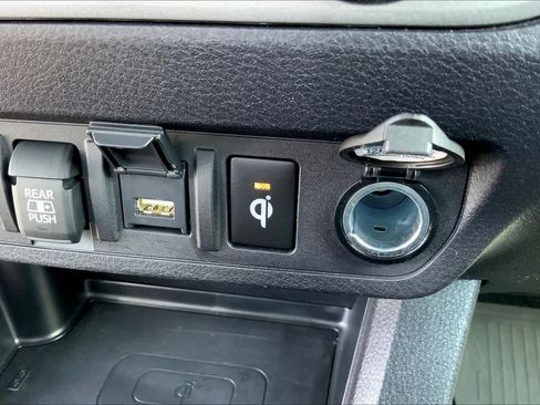 Used 2023 Toyota Tacoma TRD Off-Road w/ TRD Premium Off Road Package image 31