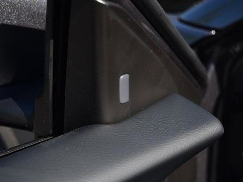 New 2025 Nissan Sentra SV image 10