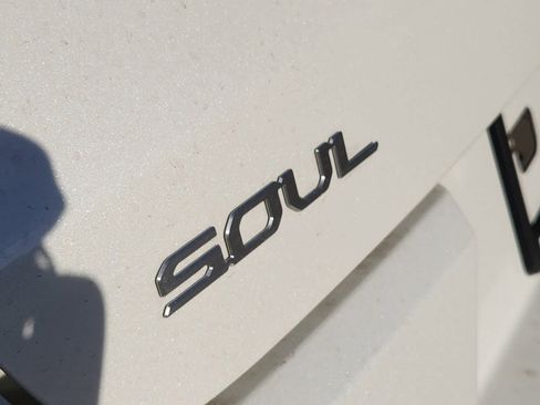 New 2025 Kia Soul LX w/ LX Technology Package image 8