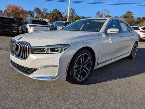 Used 2022 BMW 750i xDrive AWD/4WD image 8