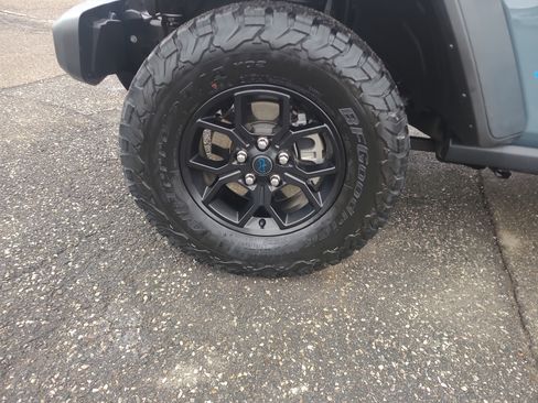 Used 2024 Jeep Wrangler Unlimited image 10