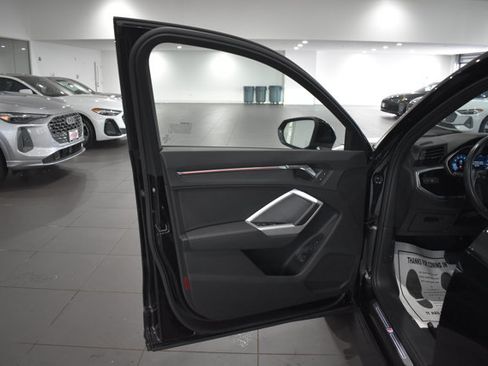 Used 2023 Audi Q3 2.0T Premium Plus w/ Premium Plus Package AWD/4WD image 9