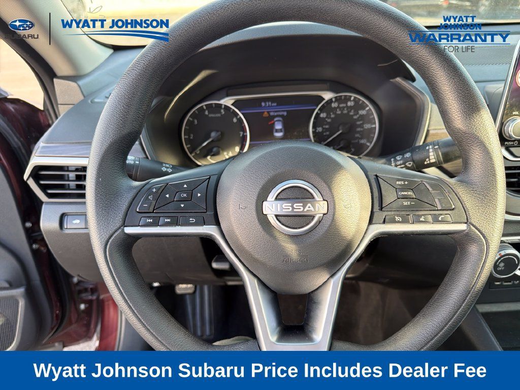 Used 2025 Nissan Altima 2.5 SV FWD image 21