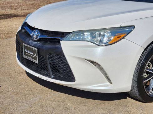 Used 2017 Toyota Camry LE image 10