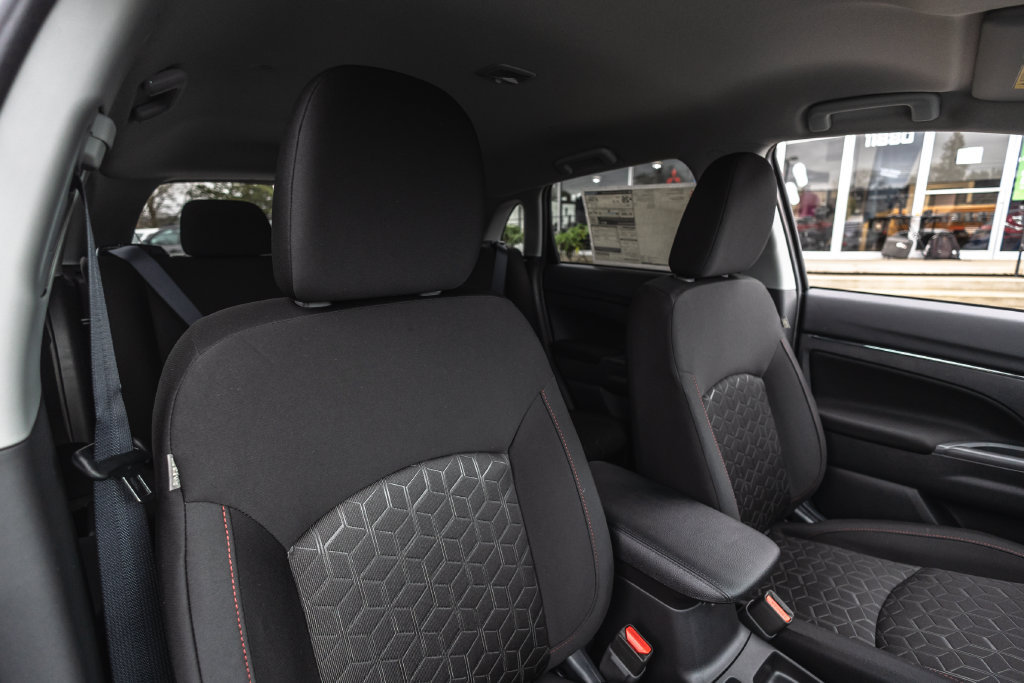 New 2026 Mitsubishi Outlander Sport LE AWD/4WD image 34