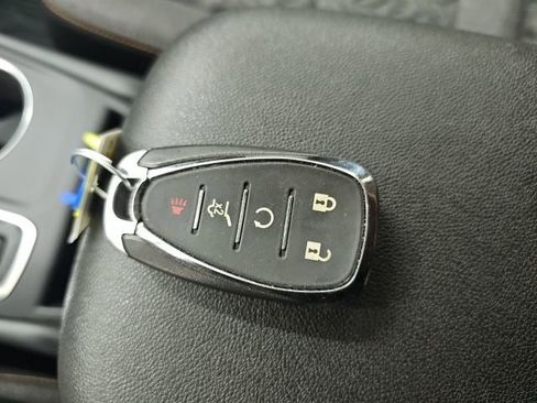 Used 2024 Chevrolet Equinox LT w/ LPO, Floor Liner Package FWD image 30