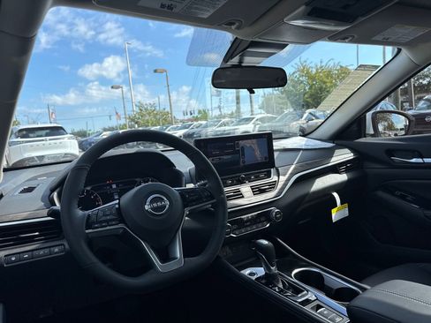 New 2025 Nissan Altima 2.5 SL image 12