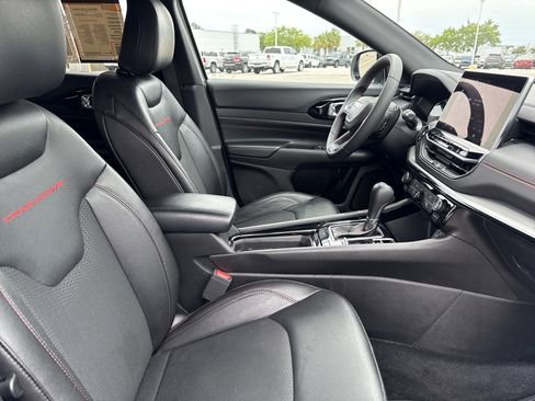 Used 2025 Jeep Compass Trailhawk AWD/4WD image 30