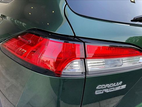Used 2023 Toyota Corolla Cross LE AWD/4WD image 23