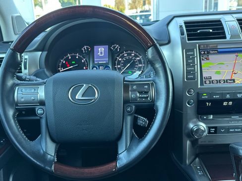 Used 2017 Lexus GX 460 Premium image 18