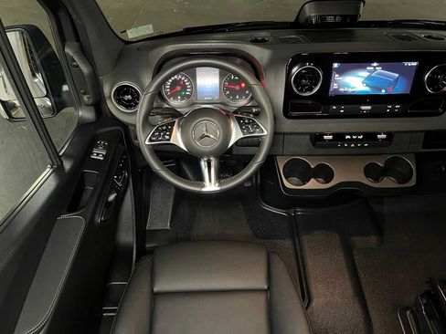 Used 2026 Mercedes-Benz Sprinter 2500 image 41