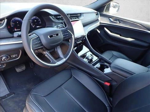 New 2025 Jeep Grand Cherokee L Limited image 12