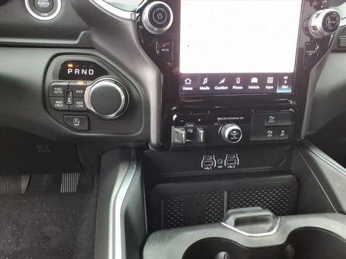 New 2026 RAM 1500 Big Horn AWD/4WD image 17