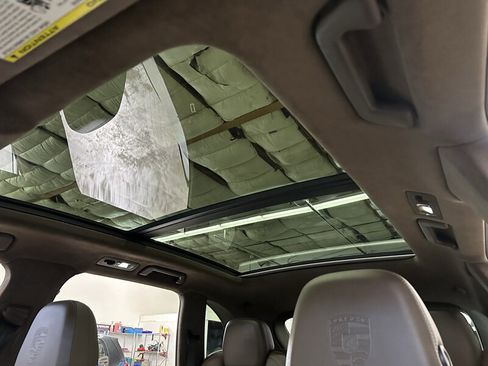 Used 2015 Porsche Cayenne Turbo w/ Premium Plus Package image 23