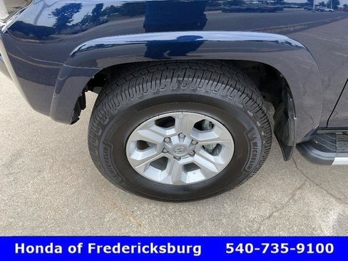 Used 2024 Toyota 4Runner SR5 Premium w/ Moonroof Package AWD/4WD image 10