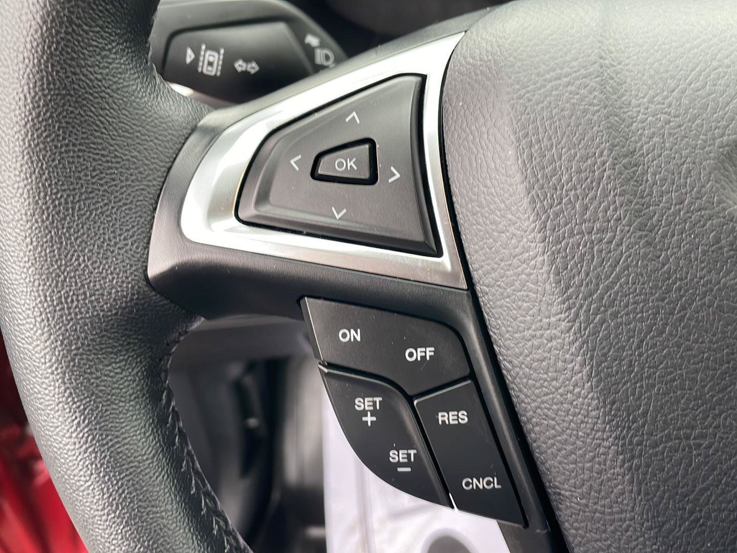 Used 2024 Ford Edge SEL w/ Sport Appearance Package AWD/4WD image 15
