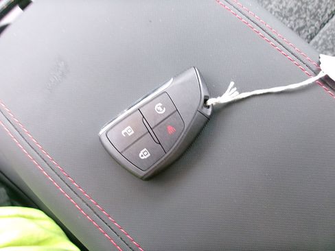 Used 2024 Chevrolet Colorado Z71 w/ Z71 Convenience Package 2 image 19