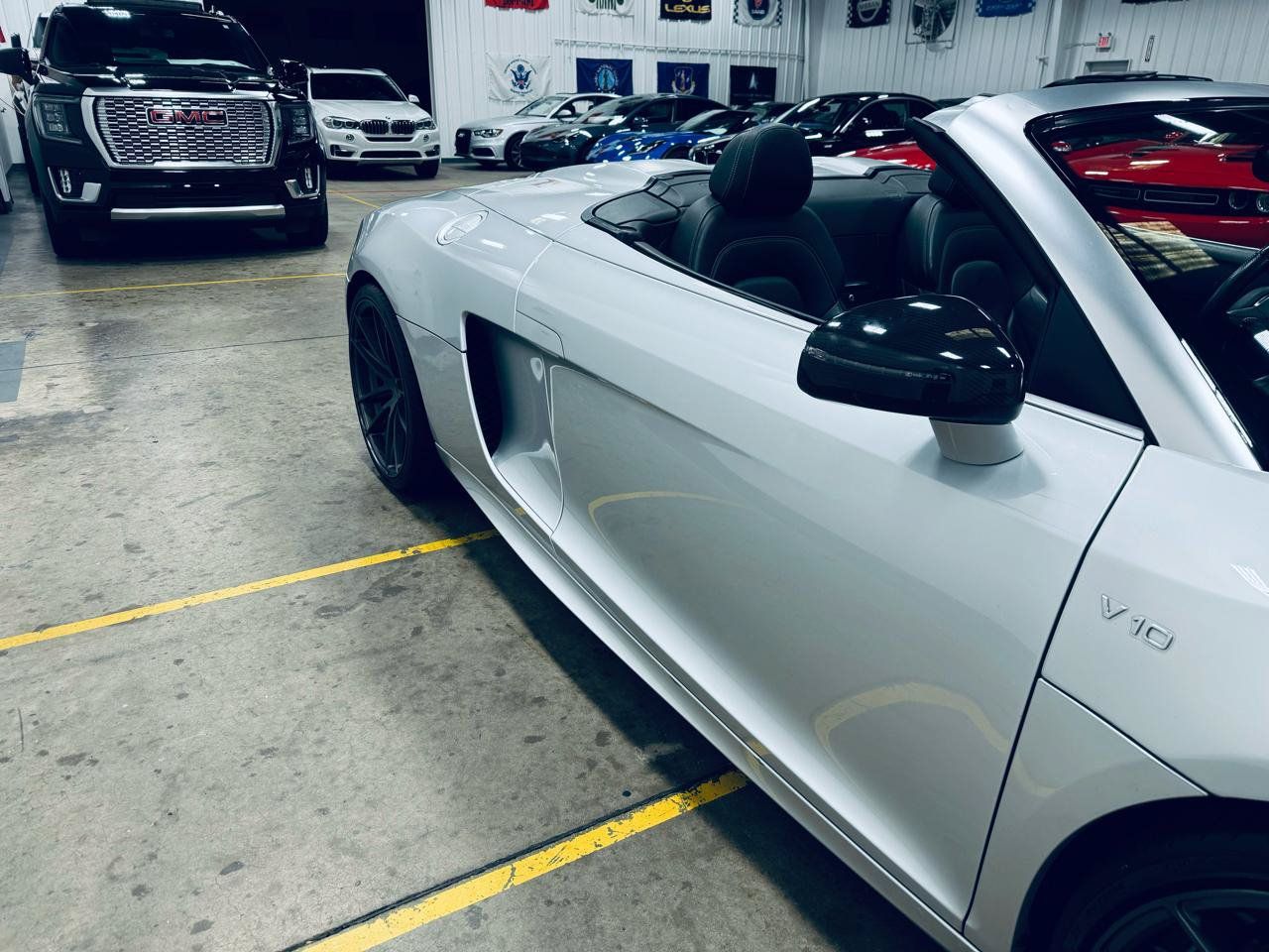 Used 2012 Audi R8 V10 w/ Enhanced Leather Pkg AWD/4WD image 21