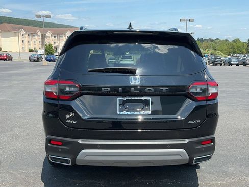 Used 2025 Honda Pilot Elite image 8