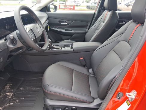 New 2026 Nissan Sentra SR w/ SR Premium Package FWD image 25