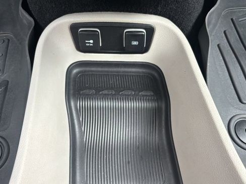 Used 2019 Chrysler Pacifica Touring Plus w/ Advanced Safetytec Group FWD image 29