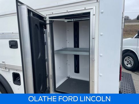 Used 2025 Ford E-450 and Econoline 450 Super Duty w/ Power Equipment Group image 21