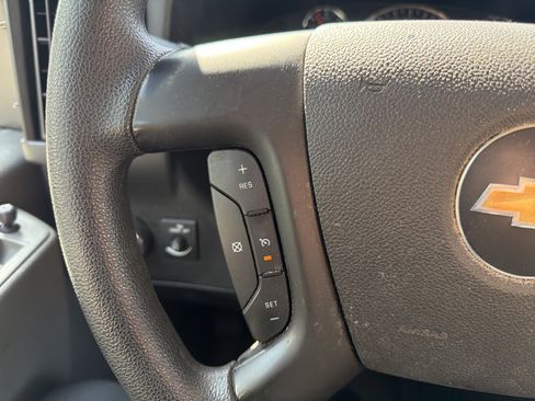 Used 2015 Chevrolet Express 3500 LS image 19