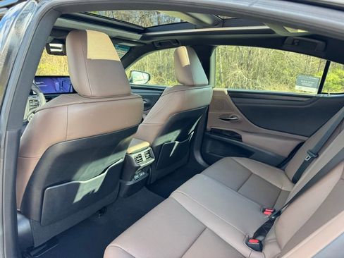 Certified 2023 Lexus ES 350 w/ Premium Package image 25