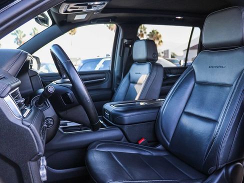 Used 2024 GMC Yukon XL Denali AWD/4WD image 18