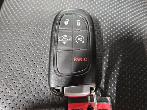 Used 2016 RAM 1500 Limited image 27