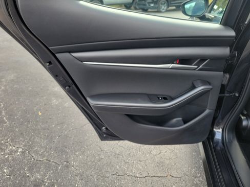 Used 2022 MAZDA MAZDA3 s image 22