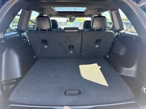 Used 2024 Jeep Grand Cherokee Limited w/ Luxury Tech Group II AWD/4WD image 32