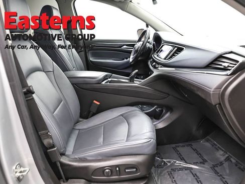 Used 2021 Buick Enclave Essence w/ Sport Touring Edition FWD image 25