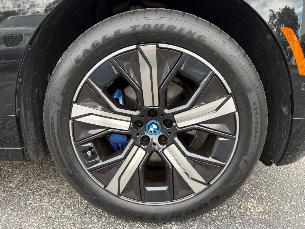Certified 2024 BMW iX xDrive50 w/ Premium Package AWD/4WD image 18