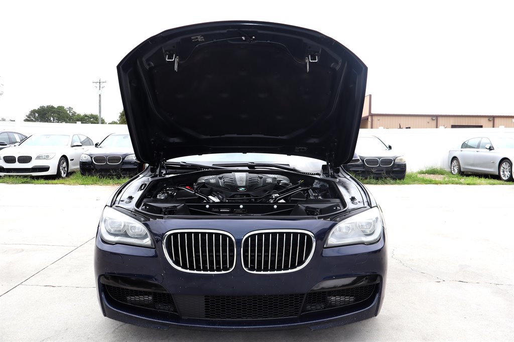 Used 2015 BMW 750Li RWD image 44