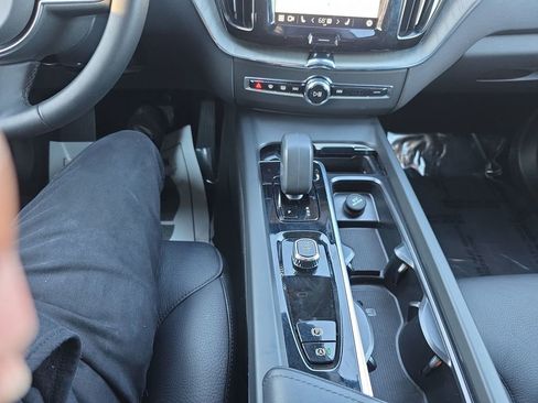 Certified 2025 Volvo XC60 B5 Plus image 34