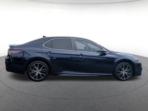 Used 2022 Toyota Camry SE w/ Convenience Package FWD image 7