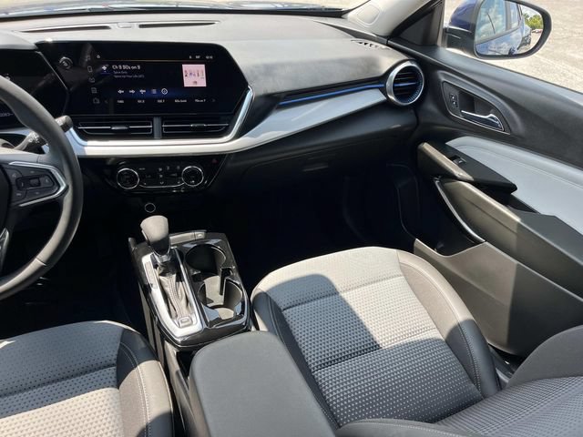Used 2024 Chevrolet Trax LT w/ Driver Confidence Package FWD image 16