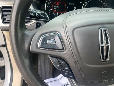 Used 2019 Lincoln MKZ Premiere FWD image 16