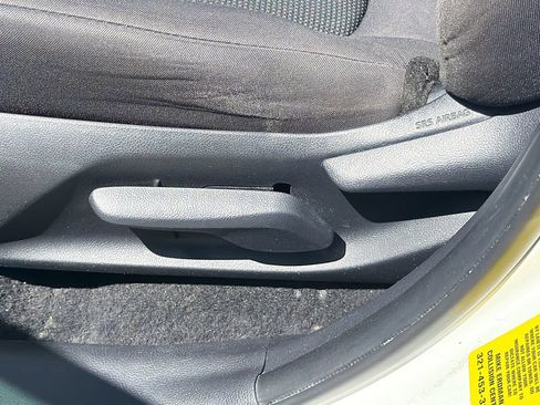 Used 2021 Toyota RAV4 LE FWD image 22