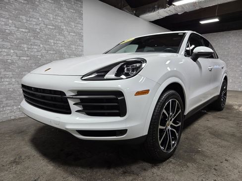 Used 2022 Porsche Cayenne Platinum Edition image 5