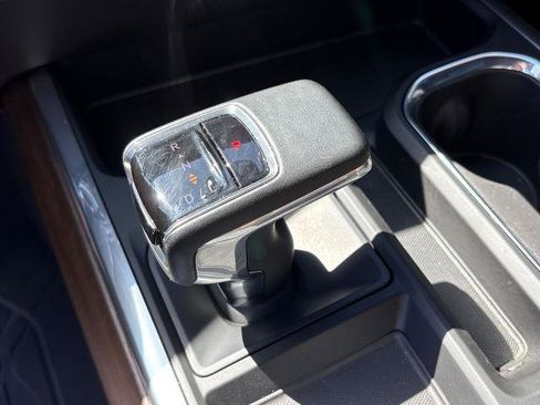 Used 2023 Chevrolet Silverado 1500 High Country w/ High Country Premium Package AWD/4WD image 28