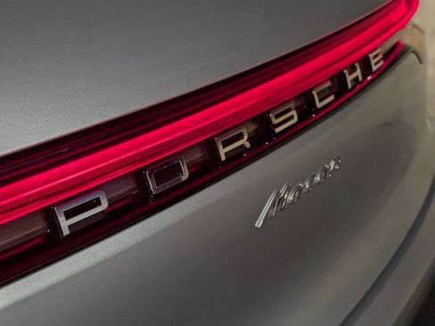 Used 2025 Porsche Macan image 15