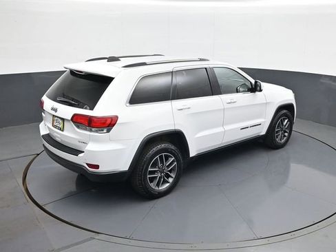 Used 2020 Jeep Grand Cherokee Laredo w/ 18" Wheel & 8.4" Radio Group AWD/4WD image 17