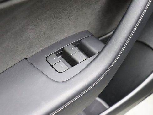 Used 2023 Tesla Model 3 Standard Range image 28