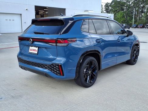 New 2026 Volkswagen Tiguan SE R-Line FWD image 8