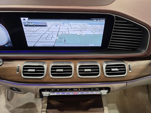 Used 2024 Mercedes-Benz Maybach GLS 600 4MATIC image 20
